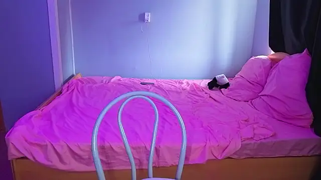 Elieiza xo online show from March 19, 9:35 am