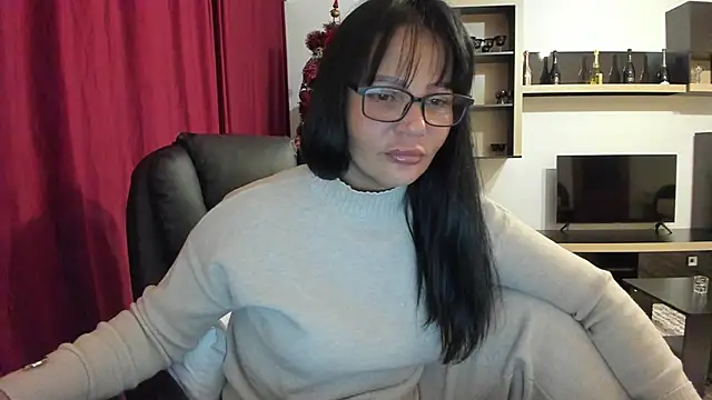 Ella sweety00 online show from December 15, 8:14 pm