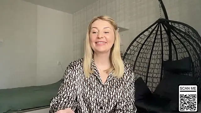 Blondie xoxoxo online show from April 5, 12:48 pm