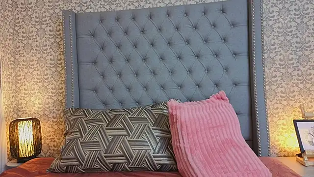 Abby roussee online show from February 7, 10:02 pm