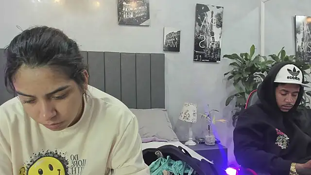 violet and myers online show from September 23, 11:52 am