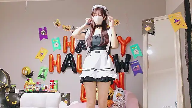 Yuna-ch online show from October 25, 1:30 pm