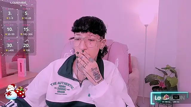 Luci Rose online show from December 19, 8:45 pm