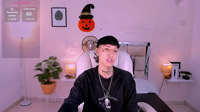 Luci Rose online show from October 29, 3:00 am