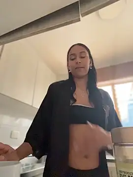 MiilaBlake online show from March 7, 9:11 pm