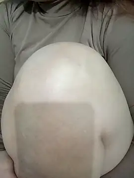 miumiu 00 online show from January 12, 1:27 pm