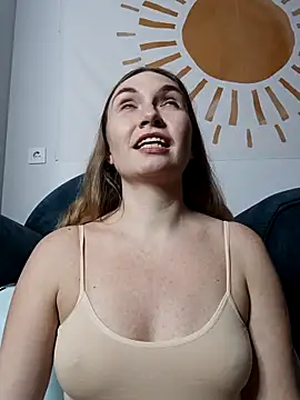 KisaVixen online show from December 5, 4:52 pm