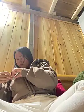 phungtiti online show from March 1, 11:59 pm