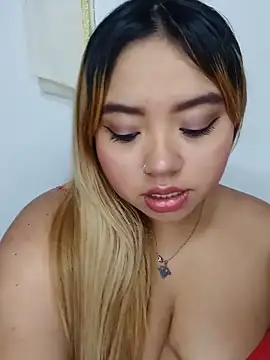 Emily  Hott online show from May 17, 6:45 am