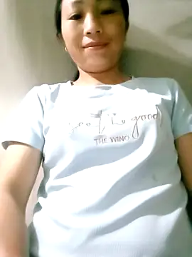 lucybaby00 online show from April 15, 9:37 pm