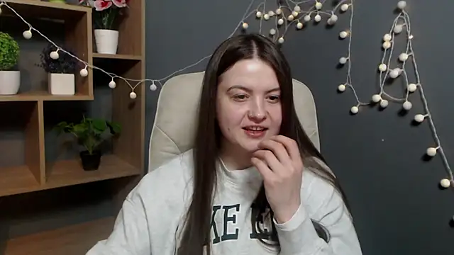 MavkaCute online show from February 6, 7:39 pm