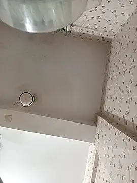 khhlmn online show from October 19, 3:47 pm