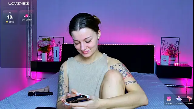 LindaBrilliant online show from December 17, 6:39 am