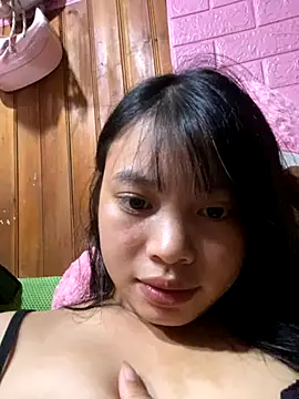 Snapshot of LunaBerry18 chatting on September 15, 2:36 pm LunaBerry18 online show from September 15, 2:36 pm