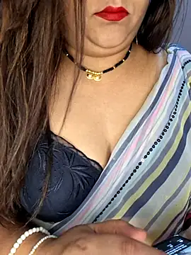 Snapshot of indian-hotmilfs chatting on October 6, 10:47 pm indian-hotmilfs online show from October 6, 10:47 pm