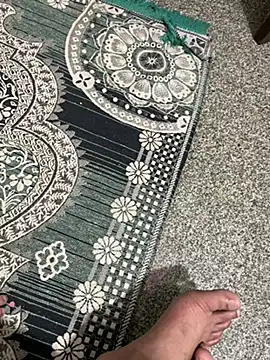 Snapshot of indian-hotmilfs chatting on October 3, 12:54 pm indian-hotmilfs online show from October 3, 12:54 pm