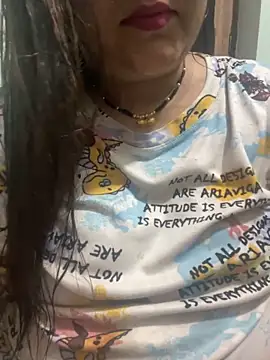 Snapshot of indian-hotmilfs chatting on September 28, 12:32 pm indian-hotmilfs online show from September 28, 12:32 pm