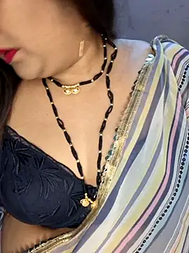 Snapshot of indian-hotmilfs chatting on October 11, 6:10 pm indian-hotmilfs online show from October 11, 6:10 pm