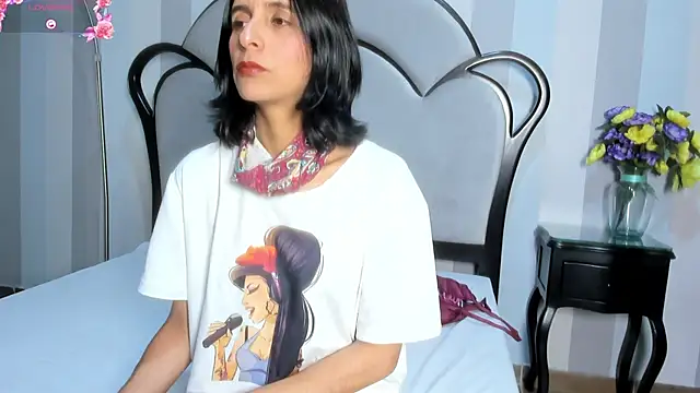 MiaAmore  online show from September 18, 8:40 pm