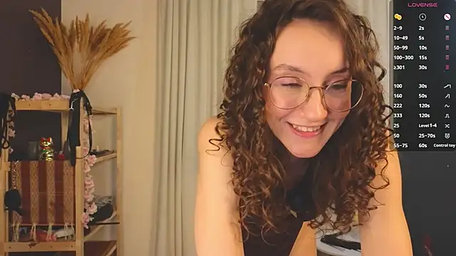 laracroftmansion online show from November 12, 6:28 pm