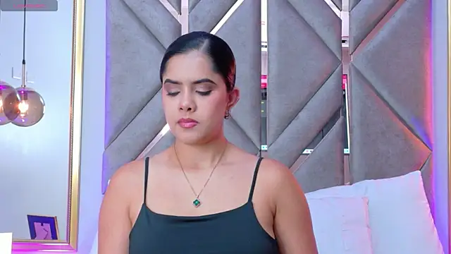 Martina-Roberts- online show from April 29, 4:48 am