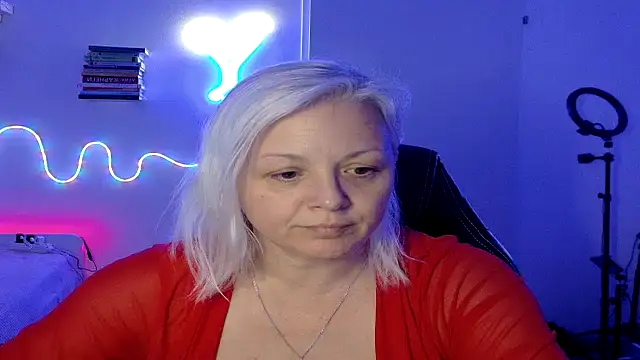 Linsy Kim online show from April 2, 6:05 pm