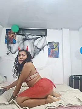 zoe stp latina online show from November 1, 2:05 am