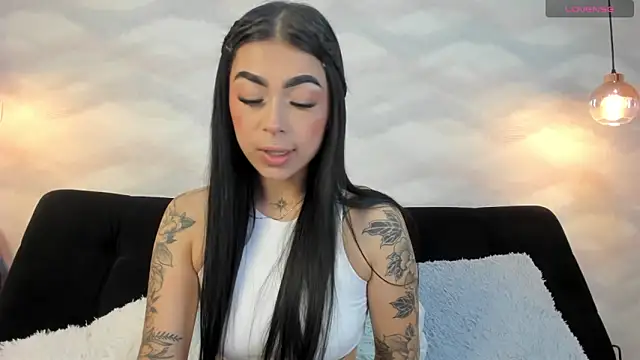 Snapshot of skailyn_angels chatting on September 27, 5:25 am skailyn angels online show from September 27, 5:25 am