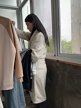 xiiuuff18 online show from April 16, 11:07 pm