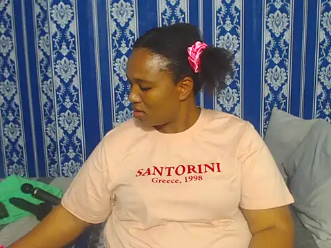 JUICEYLIPS333 online show from November 3, 12:20 pm