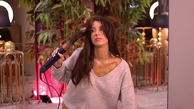 StephieRouse online show from March 28, 8:47 am