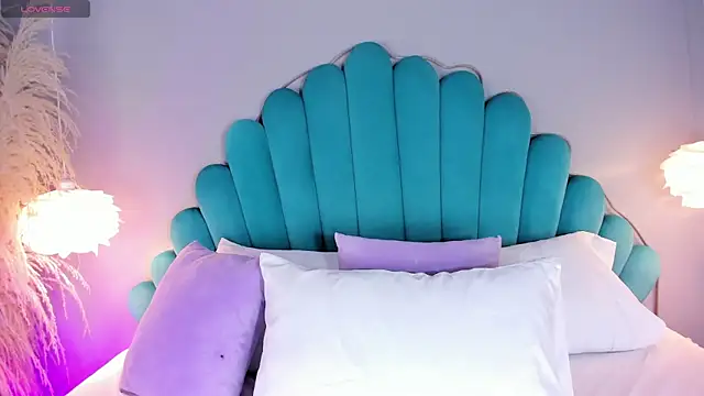 AlassiaHocthner online show from February 27, 11:54 am