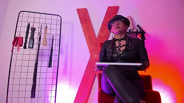 Miss Mirandaa online show from November 22, 2:20 pm