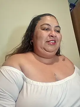 curvy diva  online show from February 16, 11:10 am