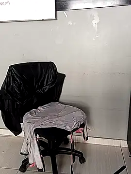 snow belle online show from November 22, 8:33 pm