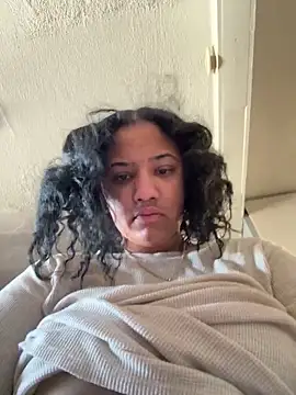 StylishEchium online show from April 8, 7:27 pm