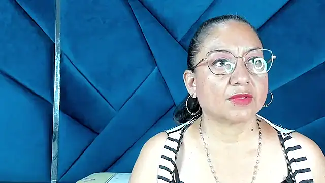 Snapshot of VictoriaSanz chatting on September 19, 6:23 am VictoriaSanz online show from September 19, 6:23 am
