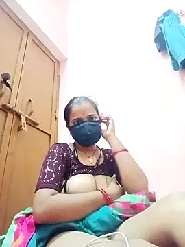 Snapshot of malteejat chatting on September 10, 5:57 pm malteejat online show from September 10, 5:57 pm