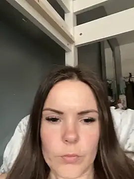 SexyLoLoUK online show from May 10, 10:17 am