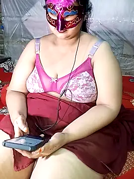 Tanisha-Chy online show from November 20, 7:04 pm