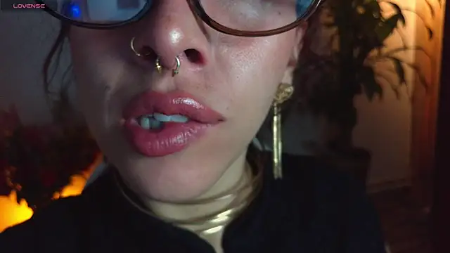 bri von dhara   online show from July 21, 11:49 pm