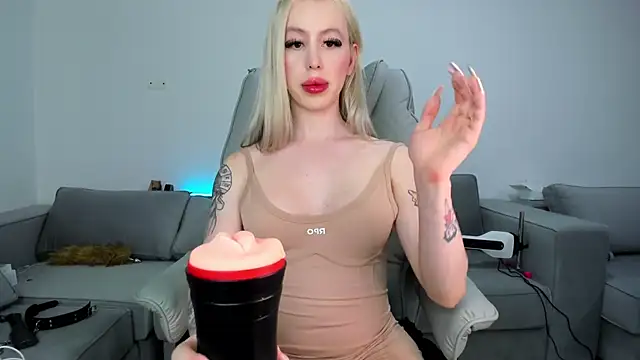 Sweet Soffi online show from December 14, 2:17 am