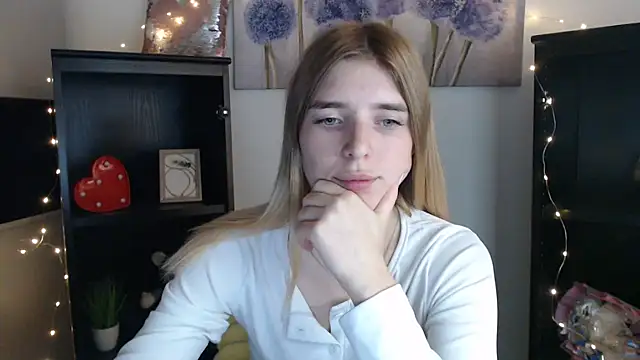 JuiceLips   online show from November 20, 5:14 pm