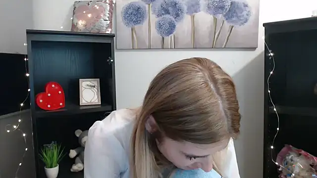 JuiceLips   online show from November 14, 5:24 pm