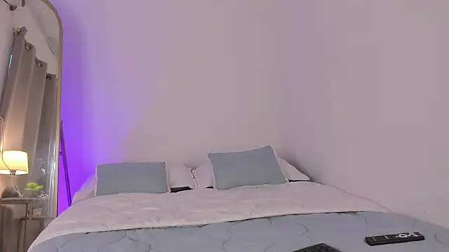 elzafuentes1 online show from February 11, 9:27 pm