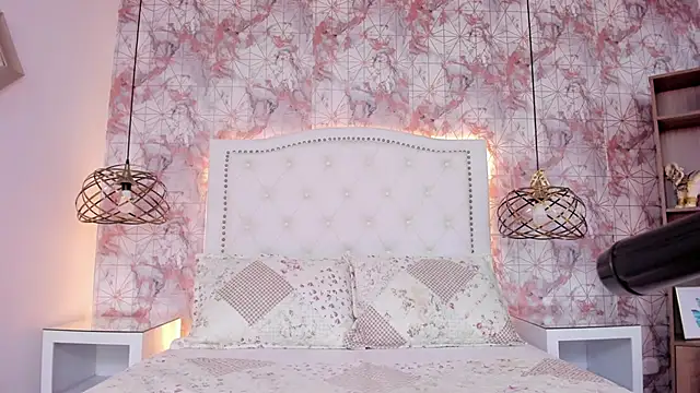 ScarletMore online show from November 28, 12:52 pm