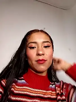 Liahdiaz  online show from November 12, 1:20 pm