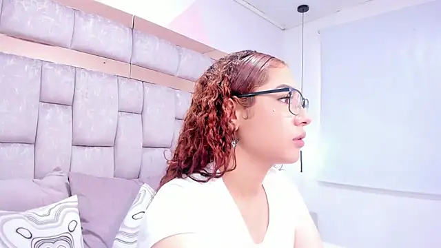 megannherrera online show from February 18, 7:35 pm