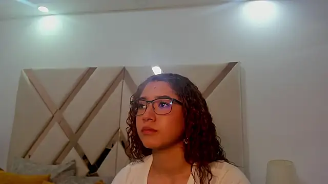 megannherrera online show from March 5, 8:15 pm