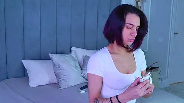 VioletAsh online show from June 7, 4:30 am